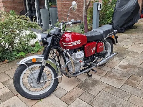 1972 Moto Guzzi 850 GT 1972 - €7,500 · Bidding (1/1)