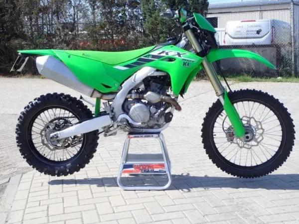 2025 Kawasaki KX300 X 2025/26-reserve Motor / Demo 1462 km !! - € 9.975 · Bieden (1/1)