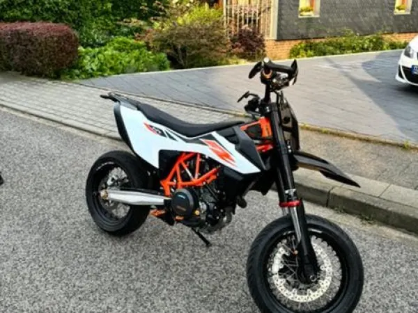 Bouwjaar onbekend KTM SuperMoto-Krachtige en Wendbare Motor - € 8.950 · Bieden (1/1)