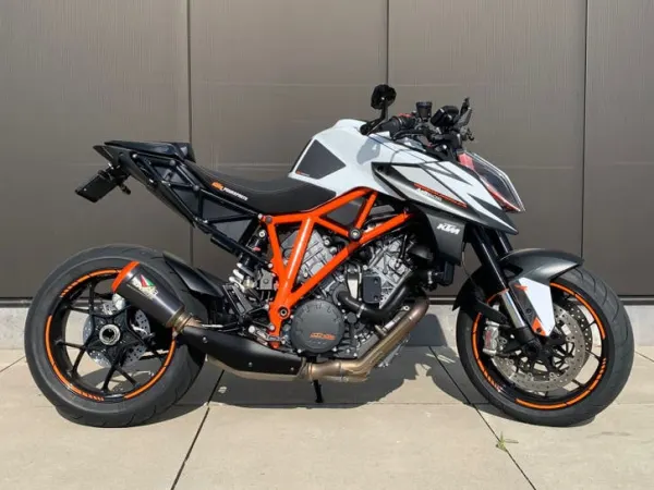 Bouwjaar onbekend KTM Superduke 1290 R Tech Pack+-In Topconditie - € 11.950 · Bieden (1/1)