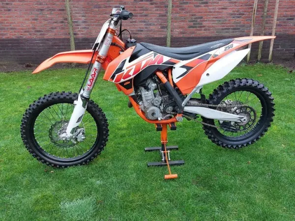 Year unknown KTM sxf 250 - €3,000 · Bidding (1/1)