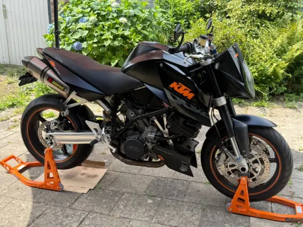 Year unknown KTM Superduke 990 bj 2006 - €3,950 · Bidding (1/1)
