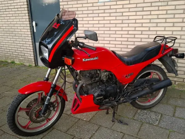 Bouwjaar onbekend Kawasaki GPz305-Klassieke Sportmotor - € 935 · Bieden (1/1)