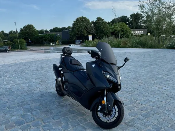 2022 Yamaha Tmax 560 - €12,499 (1/1)