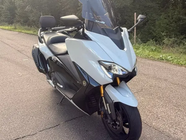 2021 Yamaha Tmax 530 DX - €8,600 · Bidding (1/1)