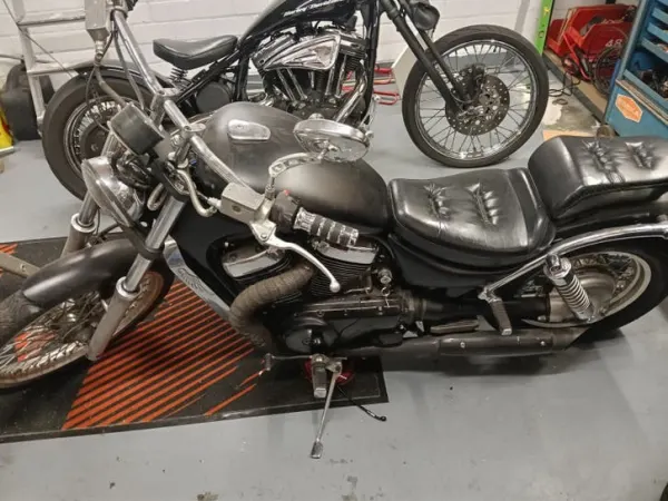 1997 Suzuki vs750 - €1,000 · Bidding (1/1)