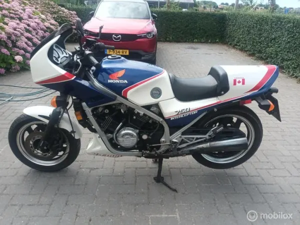 1984 Honda VF 750 F 1984 Iets Werk 44dkm Inruil kan - € 1.075 (1/1)
