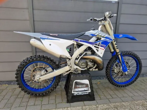 2023 Aprilia MX 250 - €5,450 · Bidding (1/1)