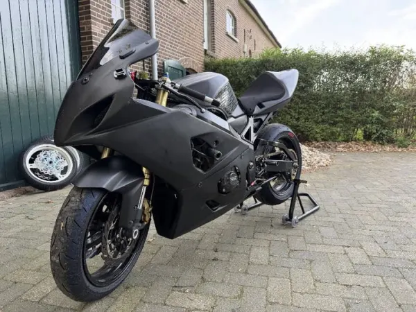 2004 Suzuki Gsxr 600 K4 + Extra's - € 3.250 · Bieden (1/1)