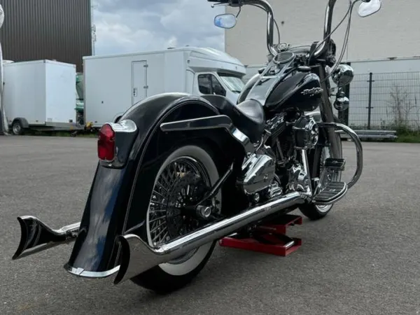 Year unknown Harley-Davidson Heritage Softail 2003 Chicano Stijl - €15,250 · Bidding (1/1)