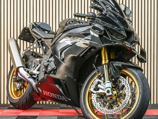Bouwjaar onbekend Honda CBR 1000 RR-R Fireblade SP (bj 2023) - Gereserveerd (1/1)