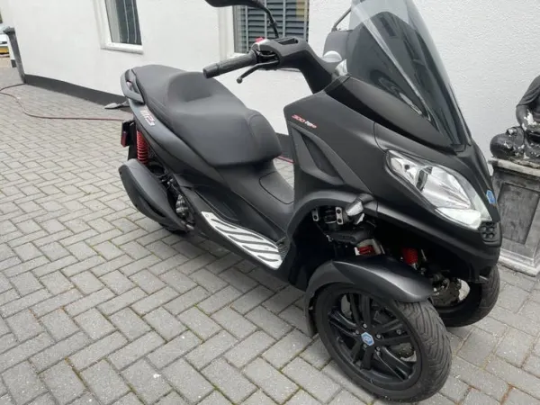 2022 Piaggio MP3 300 - € 5.999 · Bieden (1/1)