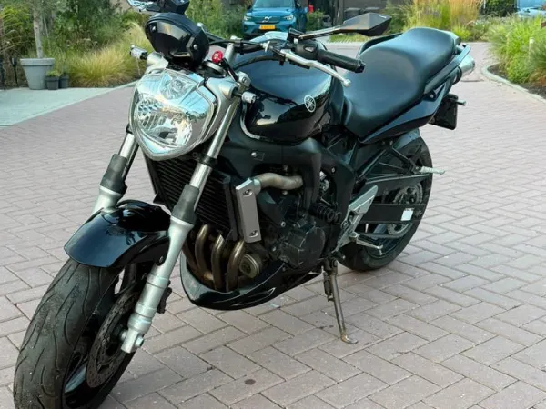 Year unknown Yamaha FZ 6 - Bidding (1/1)
