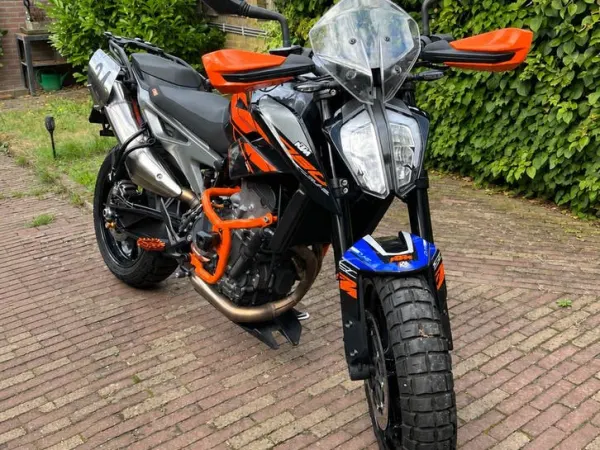 Year unknown KTM 790 Duke L - €4,650 · Bidding (1/1)