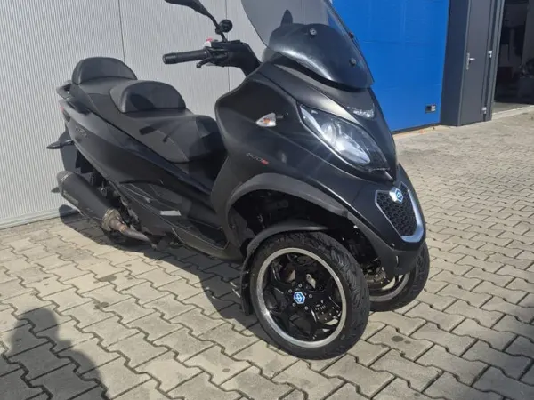 2015 Piaggio MP3 500 - €5,600 · Bidding (1/1)