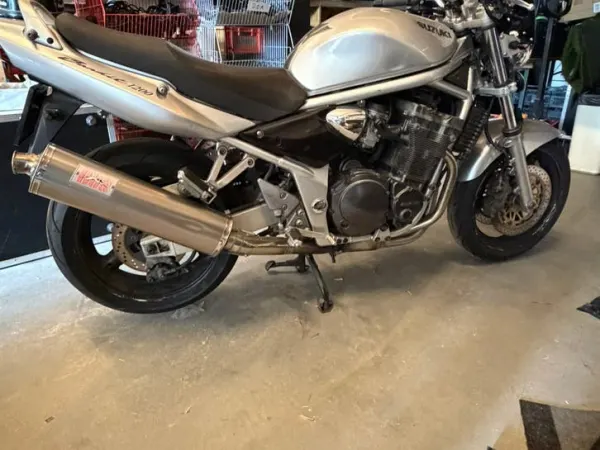 Bouwjaar onbekend Suzuki Bandit 1200 - € 1.650 · Bieden (1/1)