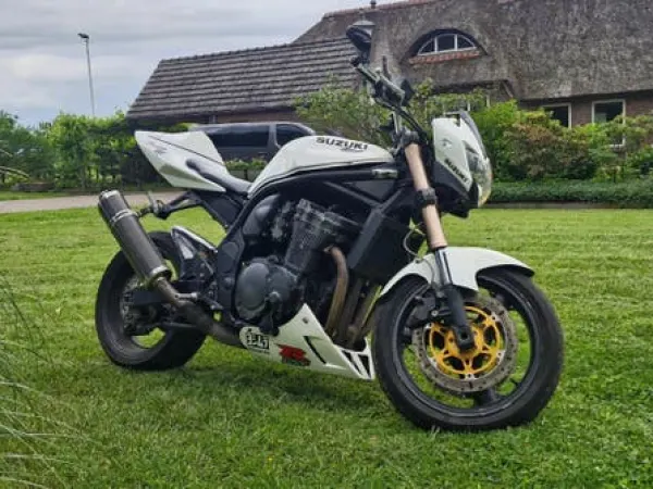 Bouwjaar onbekend Suzuki Bandit 1200 - € 2.900 · Bieden (1/1)