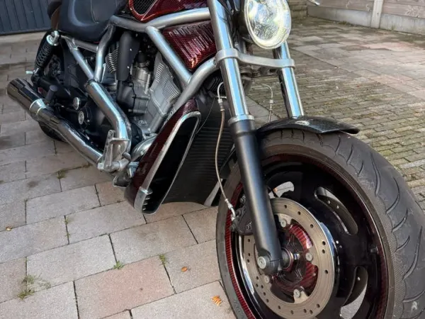 2004 Harley-Davidson V-Rod - €8,450 · Bidding (1/1)