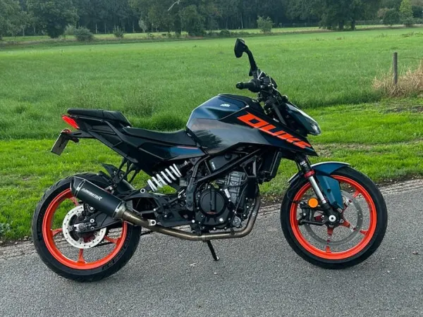 2025 KTM 125 Duke - €4,500 · Bidding (1/1)