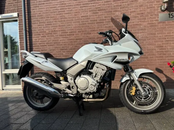 2010 Honda CBF 1000 - €3,999 · Bidding (1/1)