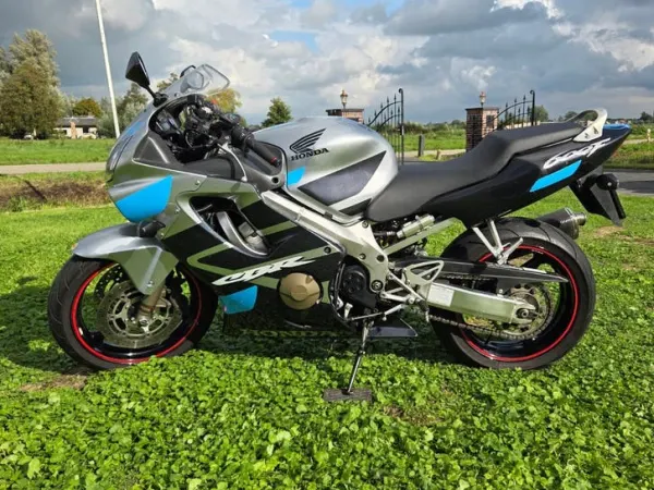 2007 Honda CBR 600 F - € 3.250 · Bieden (1/1)
