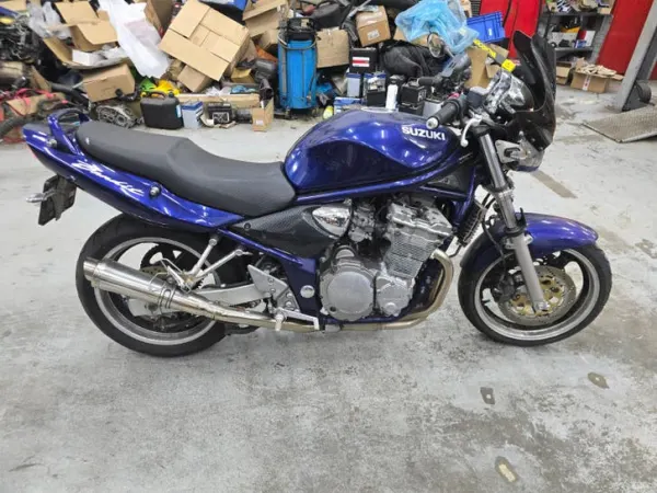 Year unknown Suzuki Bandit 600 Naked Bike 2003 , 41768KM - €1,500 · Bidding (1/1)
