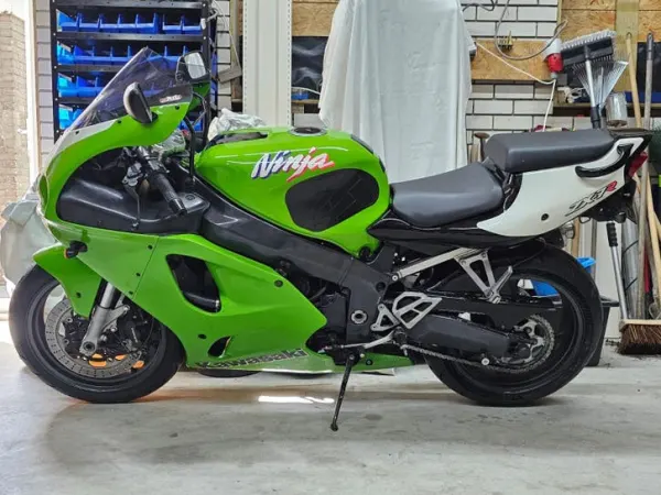 Bouwjaar onbekend Kawasaki ZX7R Ninja 2002 - € 3.500 · Bieden (1/1)