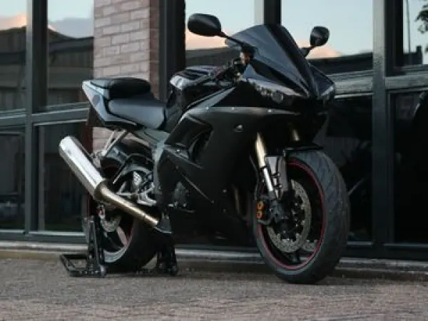 2005 Yamaha YZF R6 - €5,450 · Bidding (1/1)