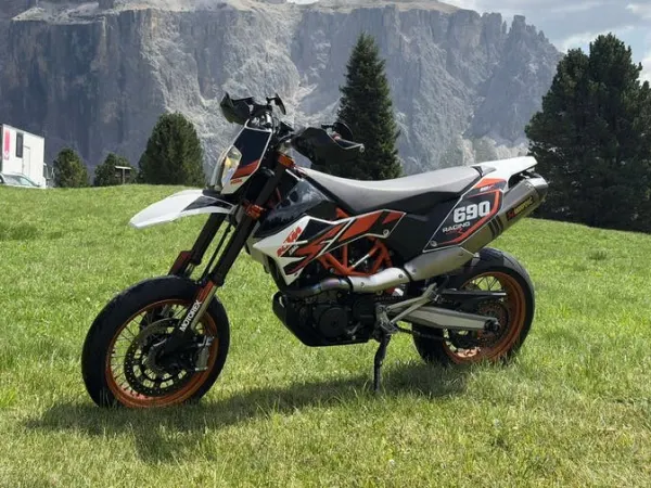 2017 KTM 690 SMC-R 2017 - €8,100 · Bidding (1/1)