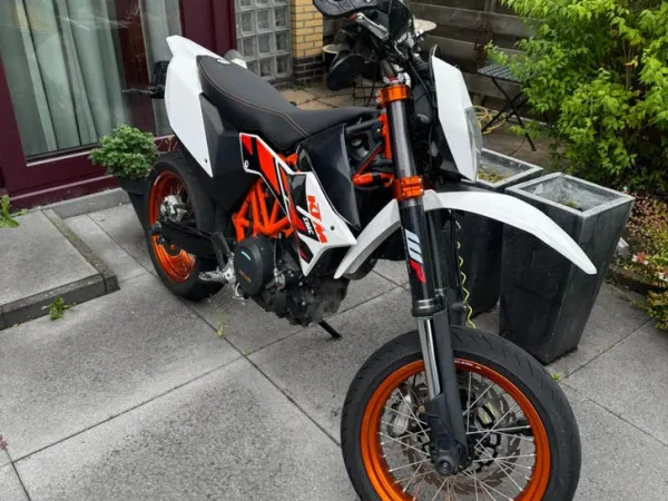 Year unknown KTM 690 SMC R 2015 - €5,800 · Bidding (1/1)