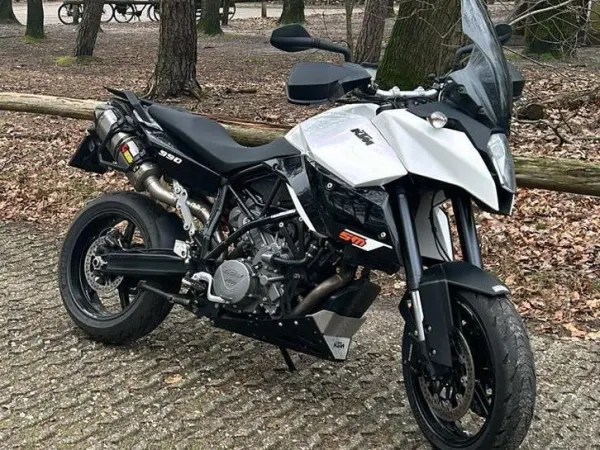 2011 KTM 990 Supermoto T 2011 SMT Akrapovic ABS - €6,990 · Bidding (1/1)