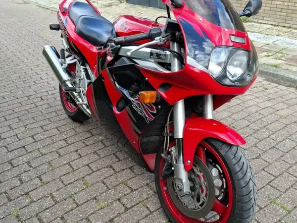 Bouwjaar onbekend Suzuki GSX-R 1100 - € 3.500 · Bieden (1/1)