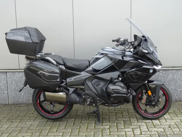 2025 BMW R 1300 RT ABS Triple Black (bj 2025) - € 30.945 (1/1)