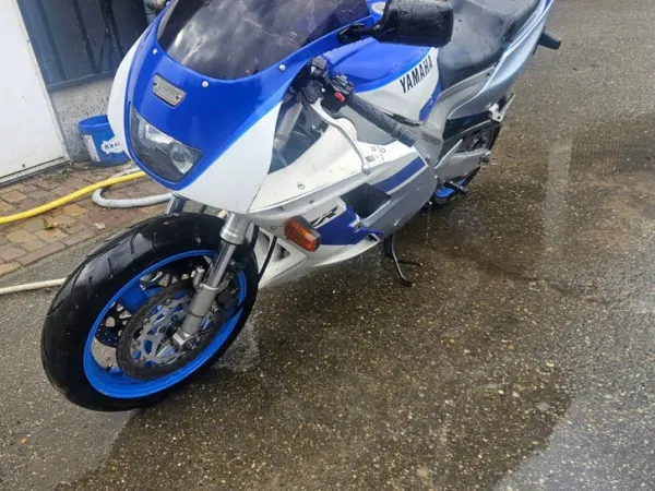 Bouwjaar onbekend Yamaha FZR 1000 - € 800 · Bieden (1/1)