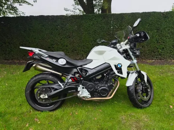 2013 BMW f800 r 2013 - € 5.900 · Bieden (1/1)
