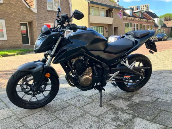 2017 Honda CB500F met TomTom, LED en Weinig Kilometers - € 5.250 · Bieden (1/1)