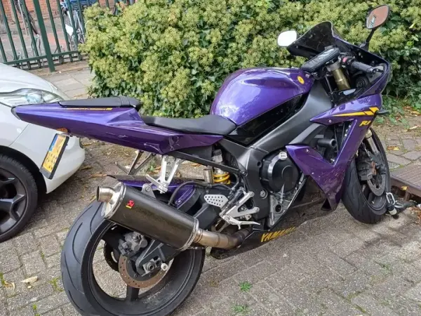 2002 Yamaha YZF-R1 - € 4.000 (1/1)
