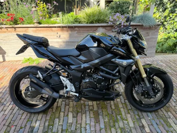 Year unknown Suzuki GSR 750 - €5,700 (1/1)