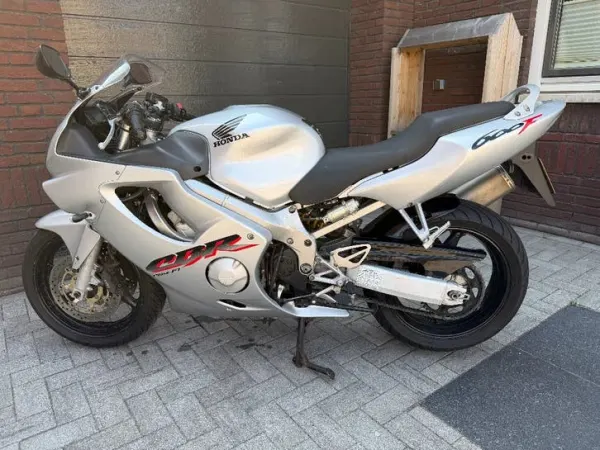 2001 Honda CBR 600 F - € 2.600 · Bieden (1/1)
