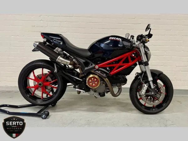 2010 Ducati M 1100 ABS - € 5.350 · Bieden (1/1)