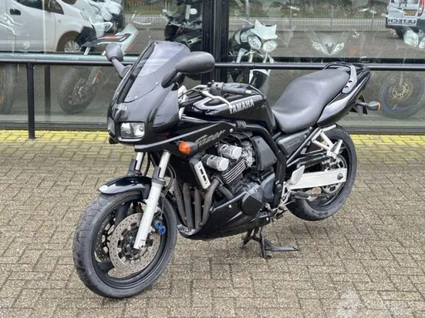 2000 Yamaha FZS 600 Fazer - €1,450 (1/1)