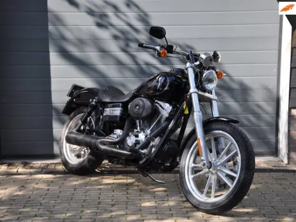 2006 Harley-Davidson Dyna Super Glide Custom Weinig kms - €8,490 (1/1)