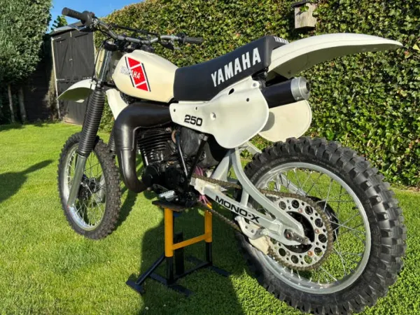 Year unknown Yamaha YZ 250 - Bidding (1/1)