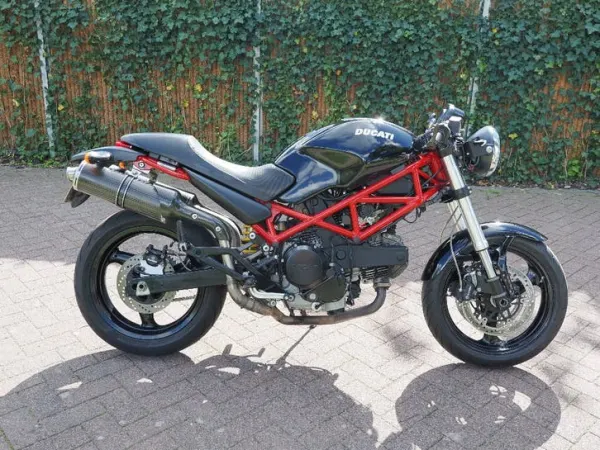 2006 Ducati Monster 695 Cafe Racer - Bieden (1/1)