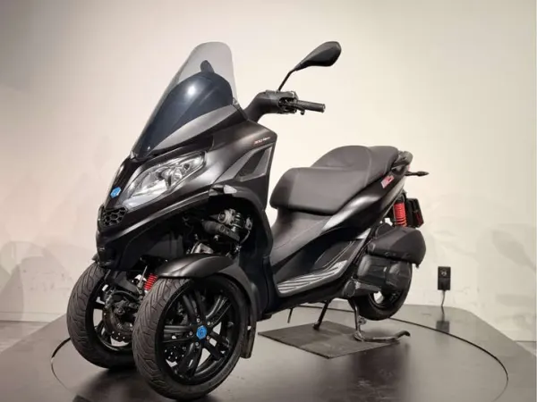 2021 Piaggio MP3 300 - €5,499 (1/1)