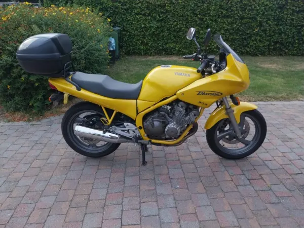 1996 Yamaha XJ600S Diversion - € 1.950 (1/1)