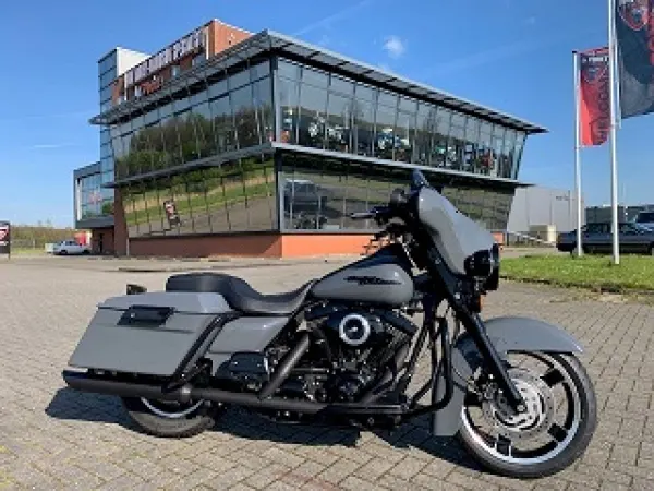 2005 Flhx Electra Streetglide Uitvoering - €12,350 (1/1)