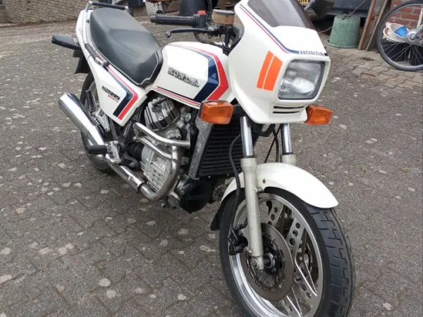 1982 Honda CB 750 F2 bwj.1978 en Honda CX 500 E Sports bwj.1982 - €1,200 · Bidding (1/1)