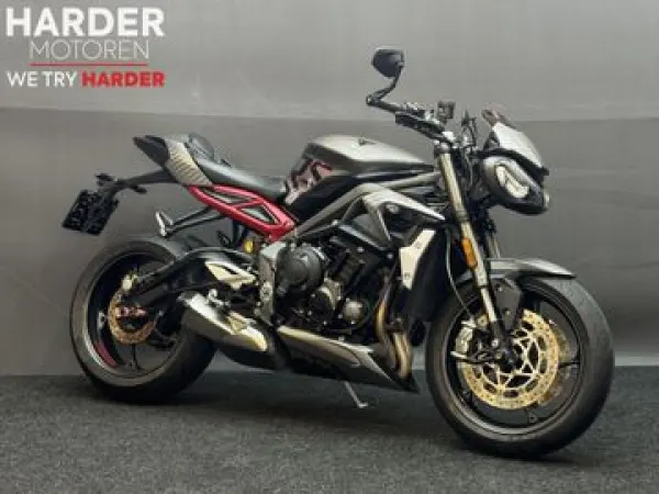 2021 Triumph Street Triple RS - €10,199 · Bidding (1/1)