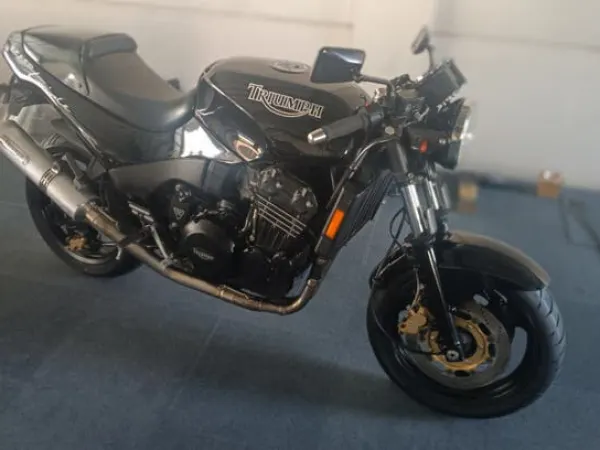 1996 Triumph Speed Triple 900 1996 met Zeer Lage km st - €5,850 (1/1)